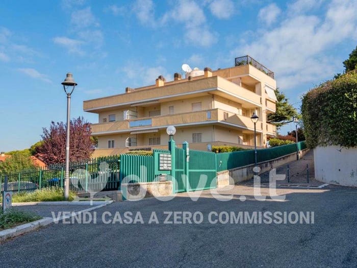 Appartamento trilocale in vendita in Via Sant'Andrea, Anagnina, Grottaferrata