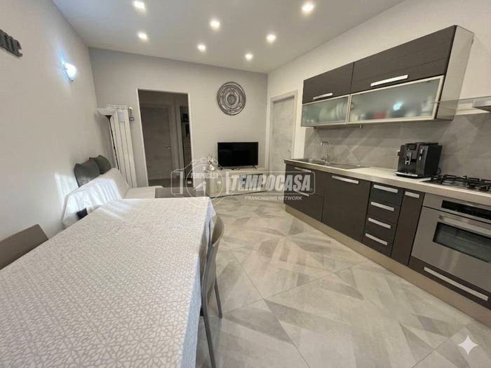 Appartamento bilocale in vendita in Via Brigata Bologna, Fuorigrotta, Napoli