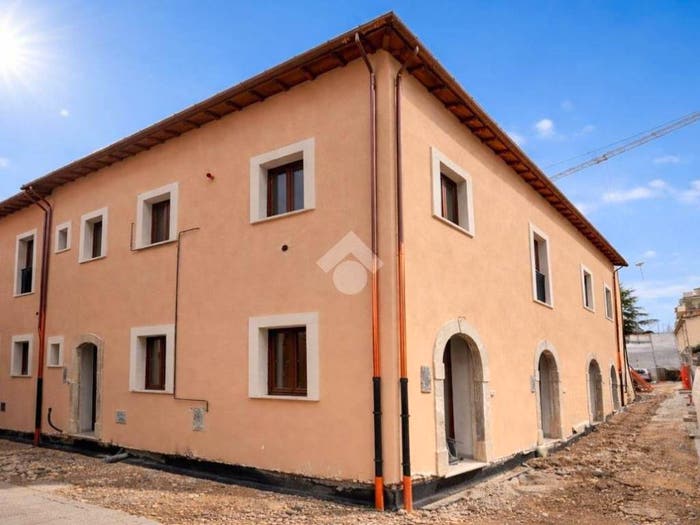 Appartamento trilocale in vendita in Via delle Bone Novelle, Villa Comunale, L'Aquila