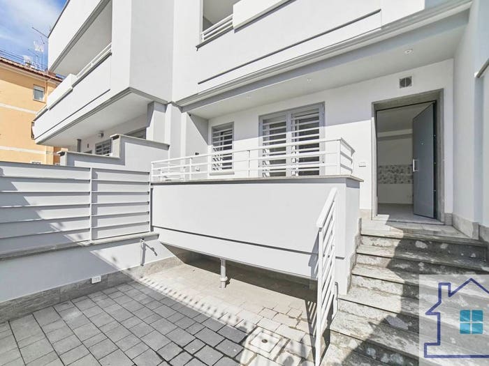 Casa trilocale in vendita in Via Partanna, Borghesiana, Roma
