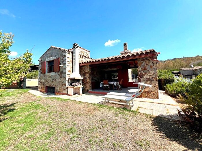 Casa con 5 locali in vendita in loc genn'e spina, Centro, Castiadas