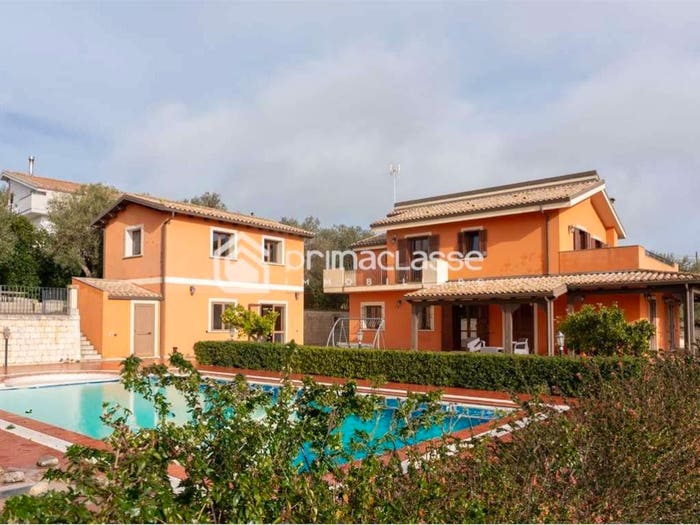Casa con 6 locali in vendita in Modica Alta, Modica