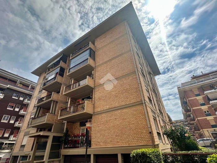 Appartamento trilocale in vendita in Via Mar Rosso, Ostia Levante, Roma