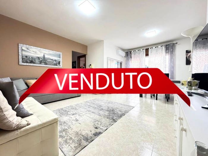 Appartamento trilocale in vendita in Via Beniamino Segre, Fonte Laurentina, Roma