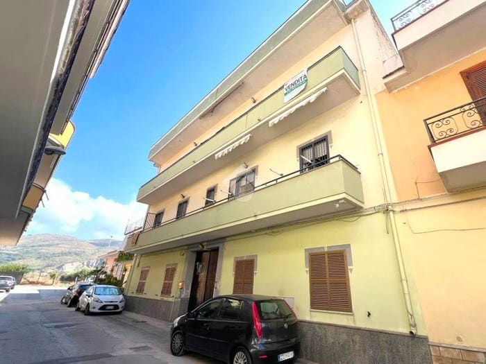 Appartamento trilocale in vendita in Via pescara, Mondragone