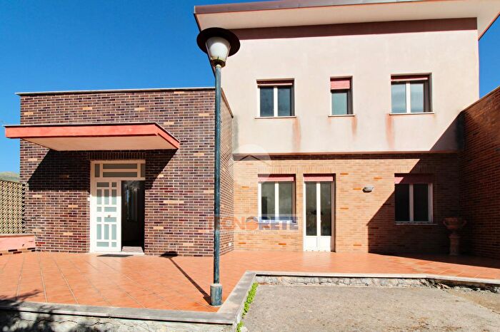 Casa con 9 locali in vendita in Trazzera Cannavera, Monreale
