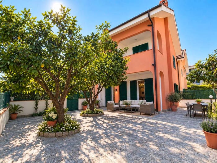 Casa con 5 locali in vendita in Via Silvio Bonfante, Centro, Albenga