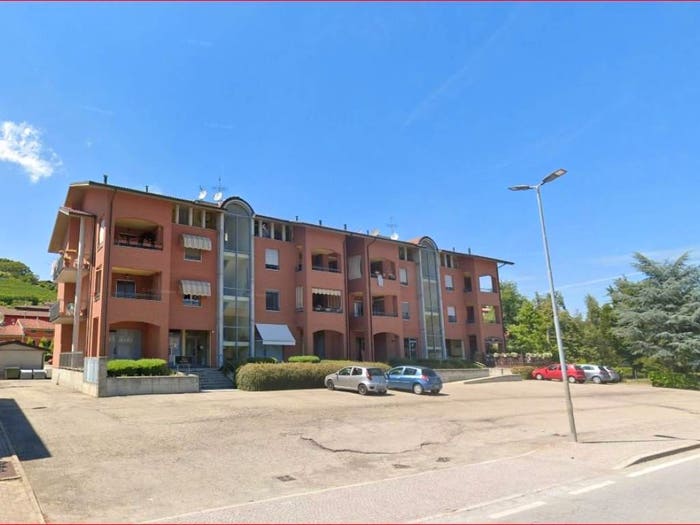 Casa con 5 locali in vendita in Corso Romano Scagliola, Borgonovo, Neive