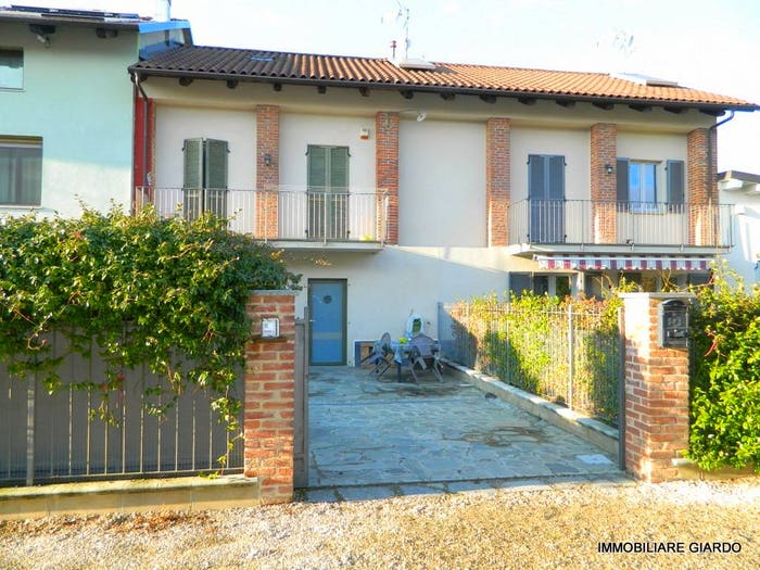 Casa quadrilocale in vendita in Via Villanova, Centro, Buttigliera d'Asti