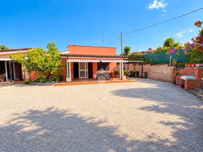 Casa quadrilocale in vendita in Via della Fontanella, Lanuvio