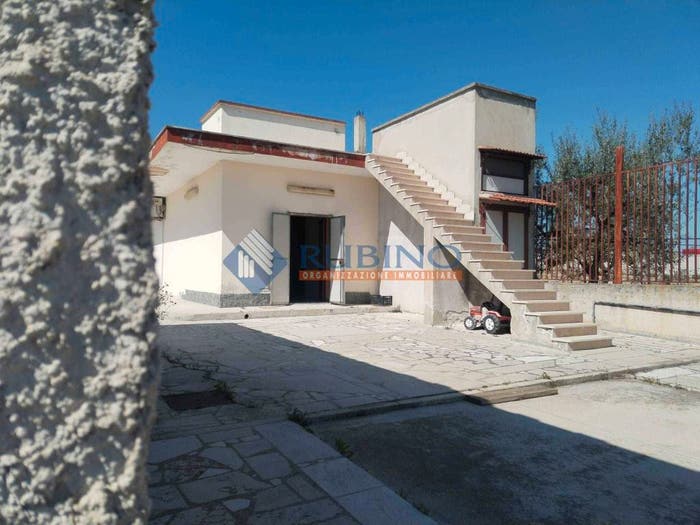 Casa quadrilocale in vendita in Via Vecchia Andria, Montaltino Canne, Barletta