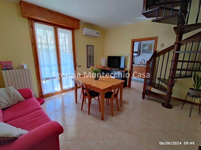 Appartamento con 6 locali in vendita in Borgo Santa Maria, Pesaro