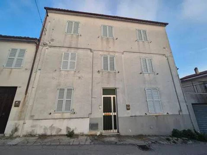 Casa con 6 locali in vendita in Via Andrea Postacchini, Centro, Fermo