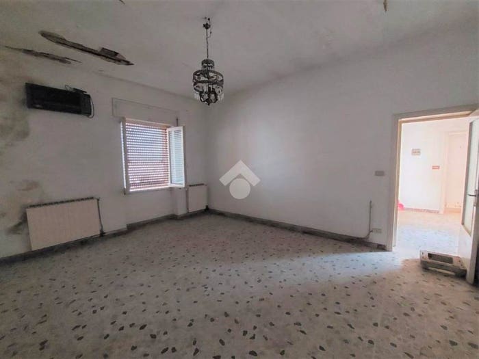Casa quadrilocale in vendita in Via Luigi Settembrini, Centro, Carovigno