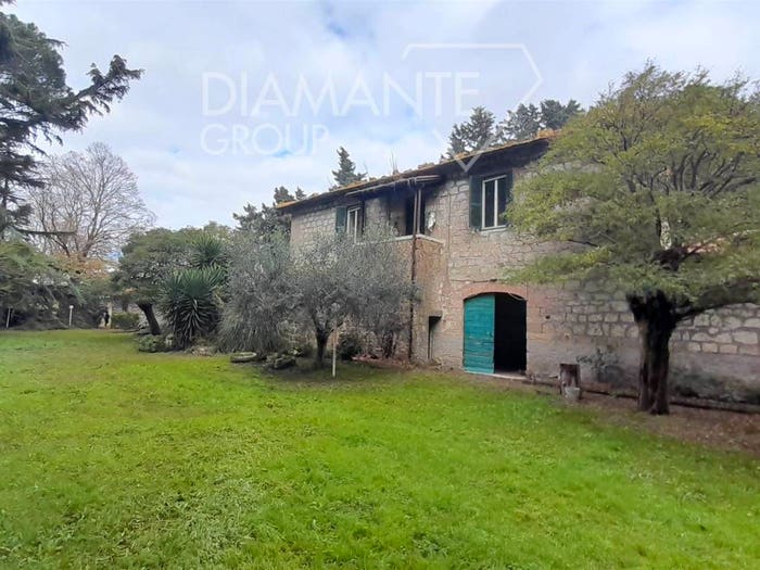 Casa con 6 locali in vendita in Centro, Pitigliano