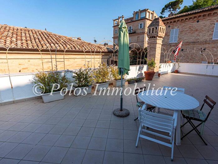 Casa con 6 locali in vendita in Via dell'Università, Centro, Fermo
