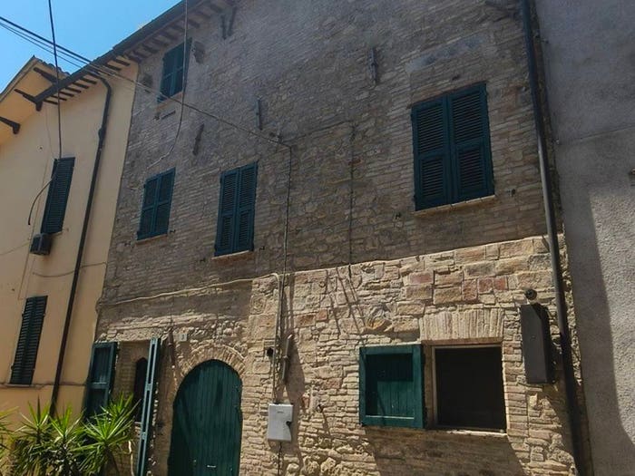 Casa con 6 locali in vendita in Centro, Bevagna