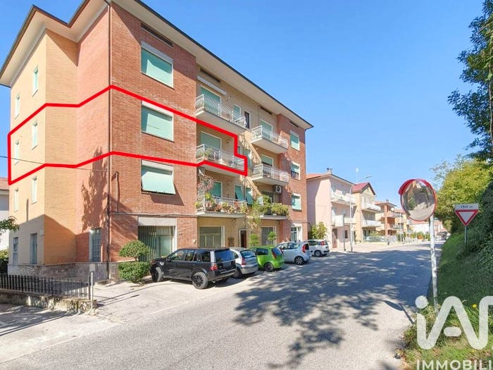 Appartamento con 6 locali in vendita in Via Valle, Centro, Monte San Giusto