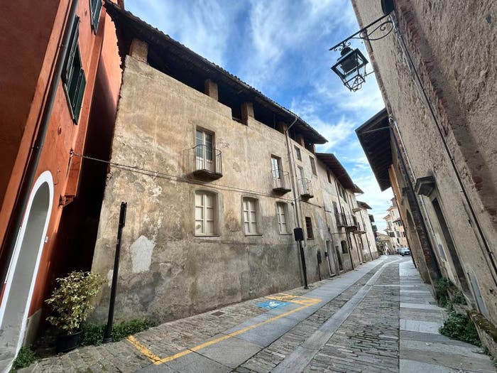 Casa con 6 locali in vendita in via Cardinal Maurizio, Centro, Giaveno