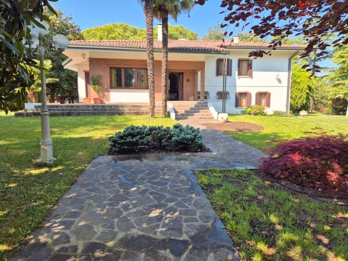 Casa con 6 locali in vendita in Viale Trieste, Centro, Annone Veneto