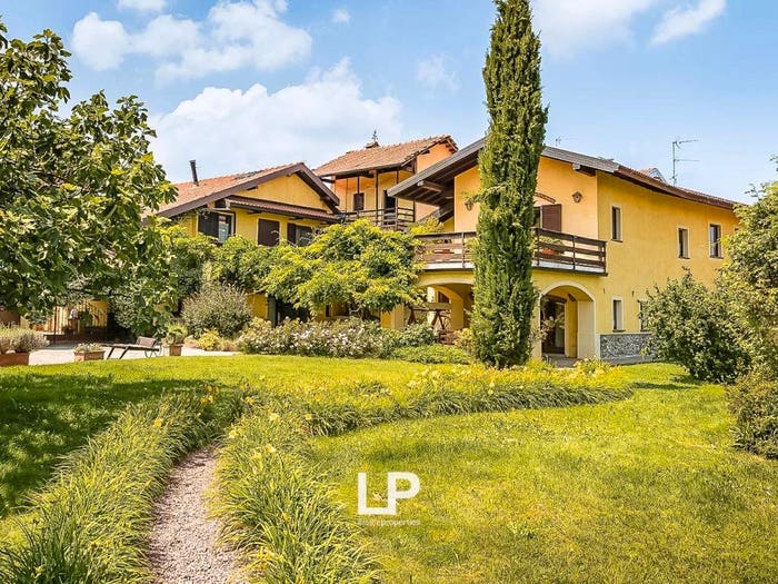 Casa con 6 locali in vendita in Via Maggio, Centro, Castelletto Sopra Ticino