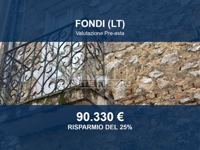 Appartamento con 6 locali in vendita in Via Silvio Pellico, Centro, Fondi