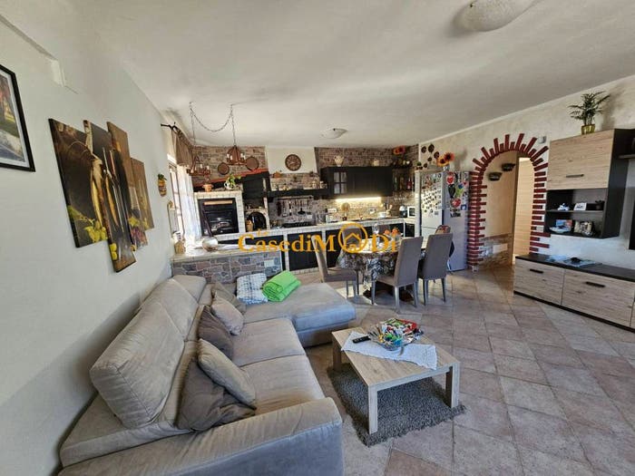 Appartamento con 5 locali in vendita in Semicentro, Cascina