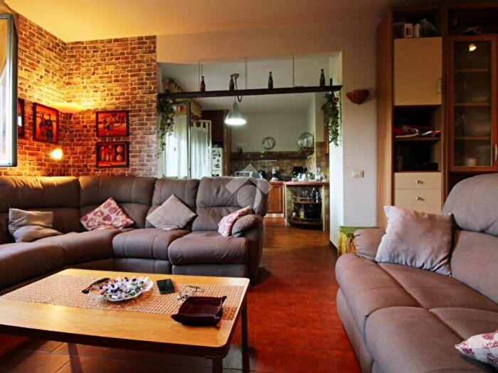 Appartamento con 5 locali in vendita in Via Giuseppe Parini, Le Fontanelle, Prato