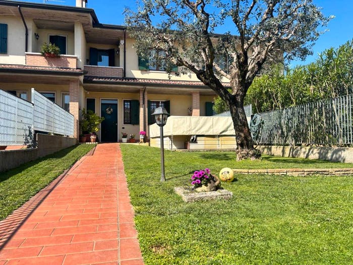 Casa con 6 locali in vendita in Via Settembre, Centro, Ronco all'Adige