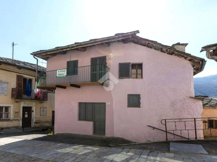 Casa quadrilocale in vendita in Via Duca Amedeo, Centro, Rorà