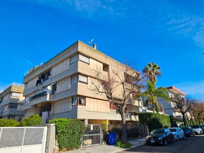 Appartamento con 5 locali in vendita in Via Vincenzo Balsamo, Partigiani Fondone, Lecce