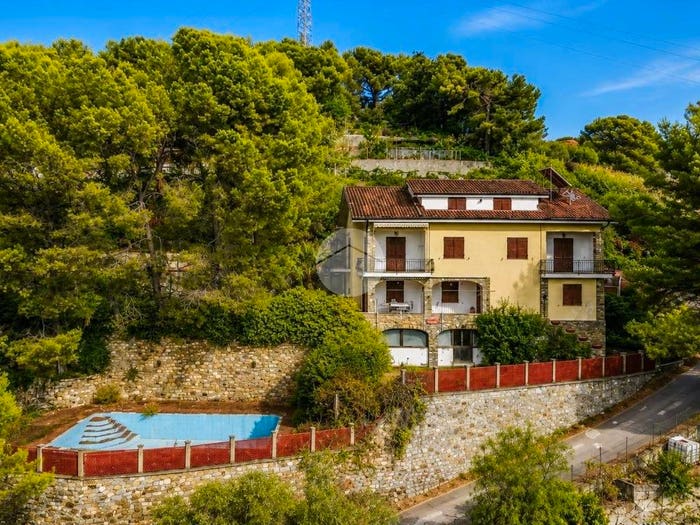 Casa con 6 locali in vendita in Str Montegrazie, Caramagna, Imperia