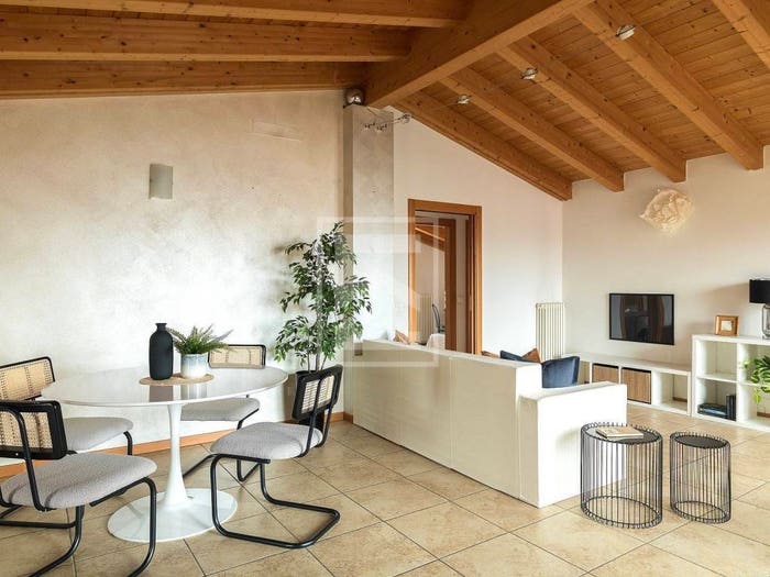 Appartamento quadrilocale in vendita in via Unita' di Itaia, San Martino della Battaglia, Desenzano del Garda