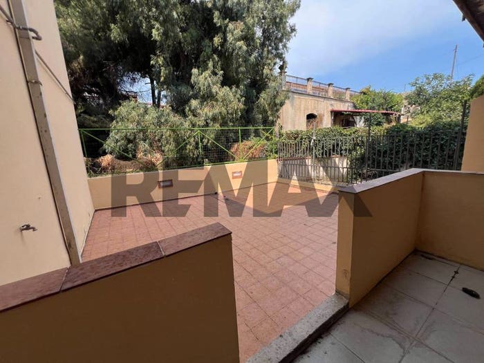 Appartamento con 5 locali in vendita in Via Enrico De Nicola, Centro, Belpasso