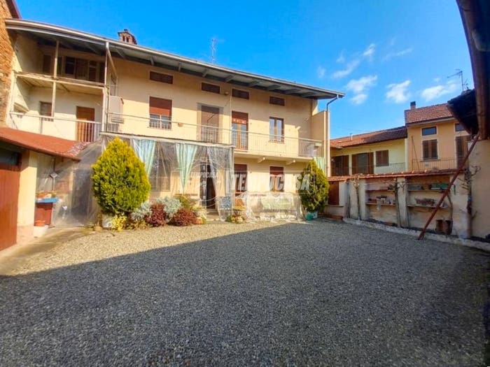 Casa con 6 locali in vendita in Via dal Pozzo della Cisterna, Ponderano