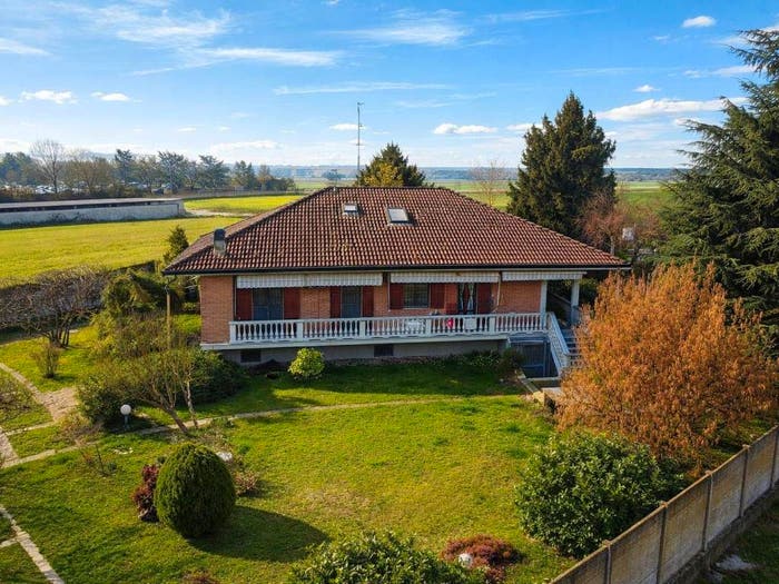 Casa con 6 locali in vendita in Via IV Martiri, Cristo, Alessandria