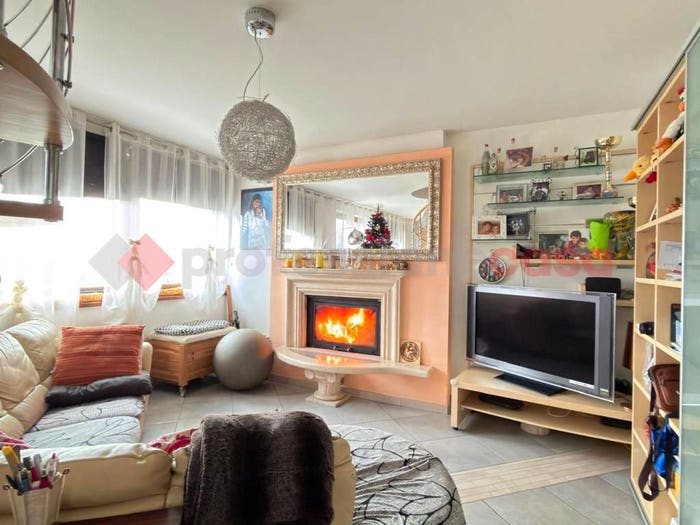 Casa con 6 locali in vendita in Località Le Coste, Capolona