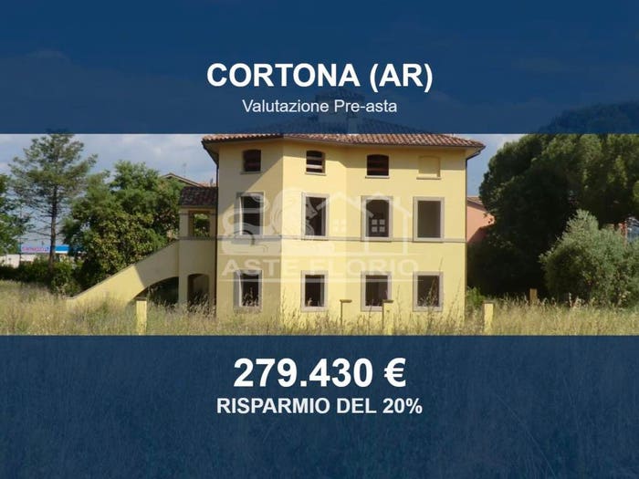Appartamento quadrilocale in vendita in Loc Ossaia snc, Centro, Cortona