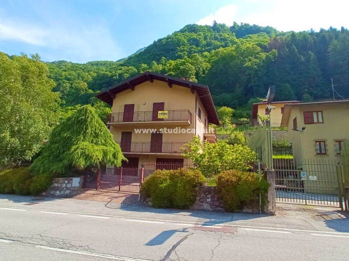 Casa con 6 locali in vendita in Centro, Ardesio