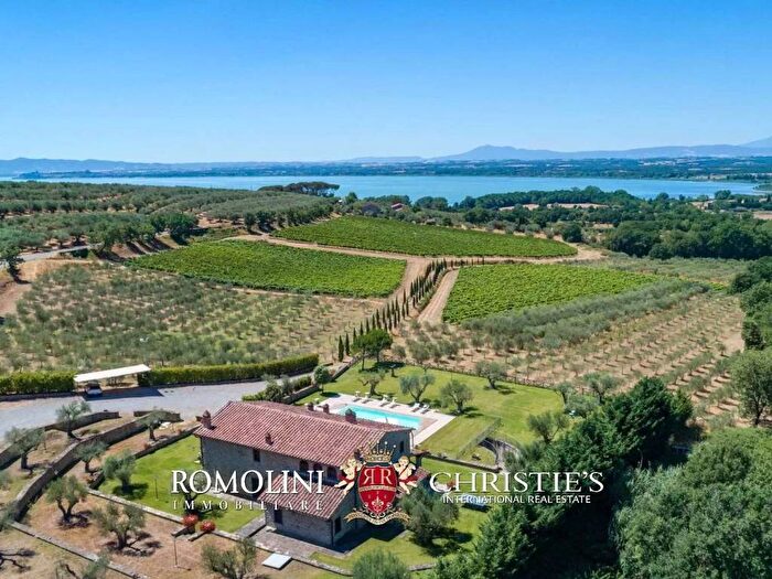 Casa con 6 locali in vendita in Centro, Tuoro sul Trasimeno