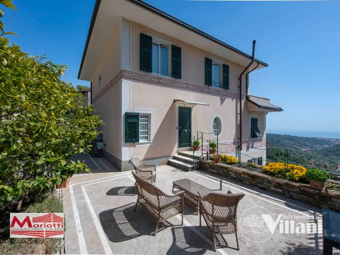 Casa con 6 locali in vendita in Via dei Caduti, Leivi