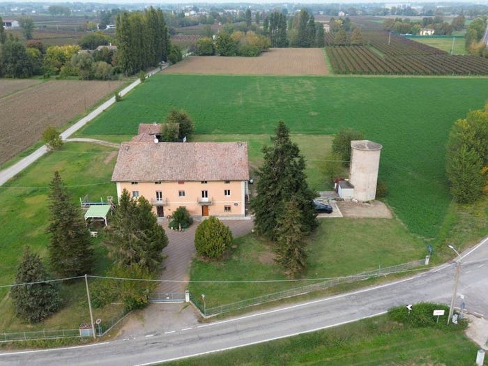 Casa con 6 locali in vendita in Via della Pace, Correggio
