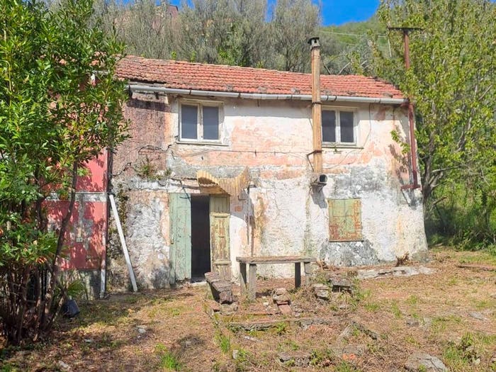 Appartamento con 6 locali in vendita in Via Villa, Bavari, Genova