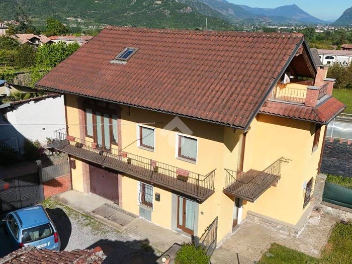 Casa con 5 locali in vendita in Via Conte Carroccio, Baratte, Villar Focchiardo