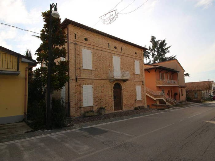 Casa con 6 locali in vendita in Via Gabriele D'Annunzio, Centro, Controguerra