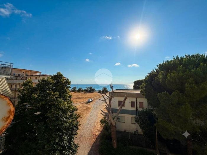 Appartamento quadrilocale in vendita in Viale Degli Oleandri, Torremezzo Di Falconara, Falconara Albanese