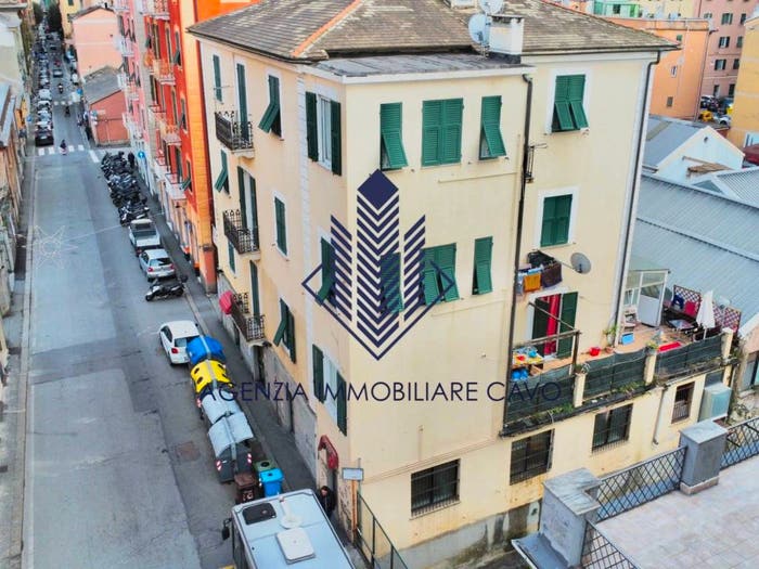 Appartamento con 5 locali in vendita in Via Ciro Menotti, Sestri Ponente, Genova