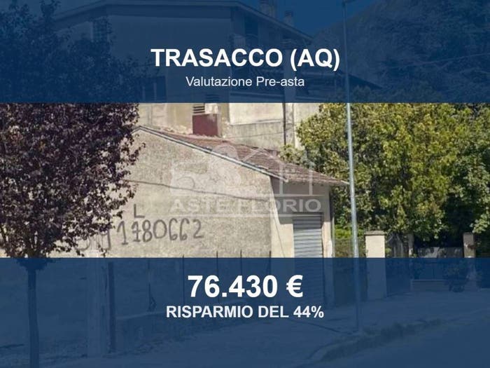 Appartamento con 6 locali in vendita in Via Monte Velino, Trasacco