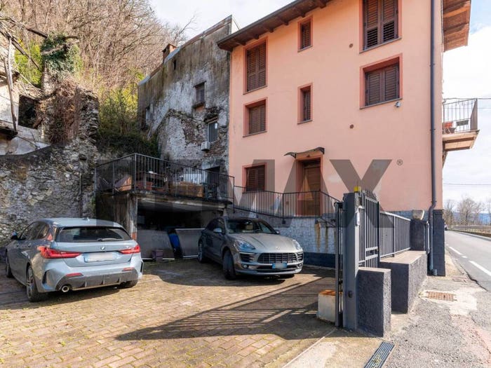 Appartamento bilocale in vendita in Montegrino Valtravaglia