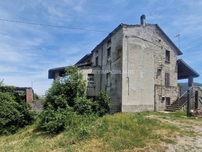 Casa quadrilocale in vendita in Località Arsolesso, Gropparello